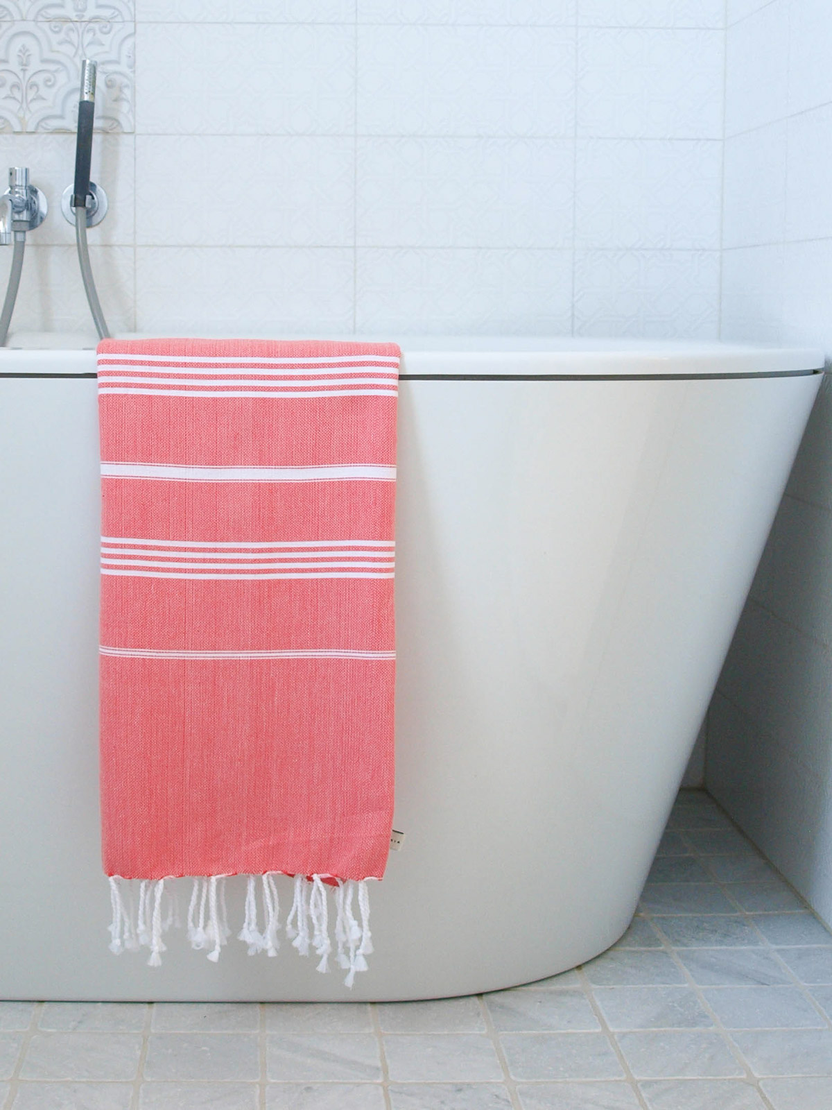 fouta rouge corail/blanc