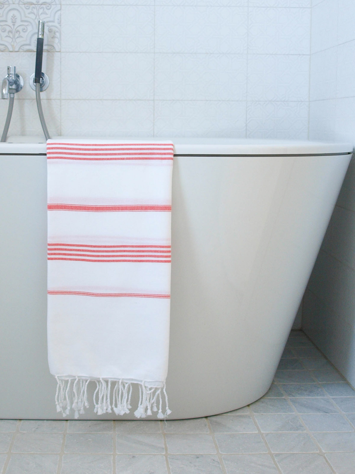 fouta blanc/rouge corail