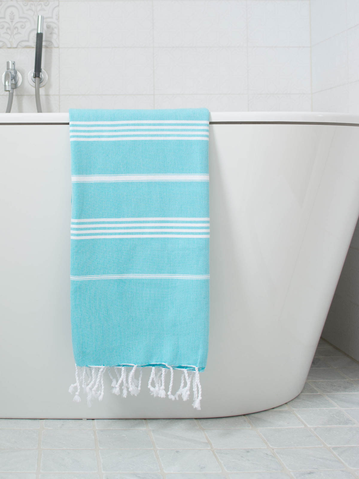 fouta aqua/blanc