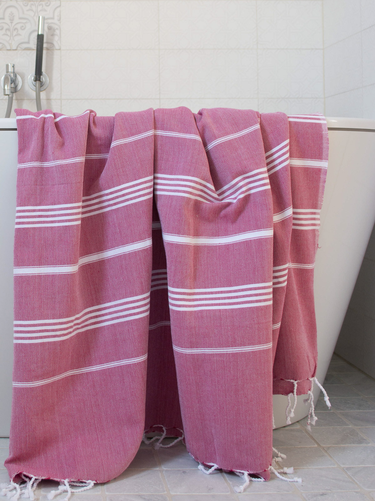 fouta cerise/blanc