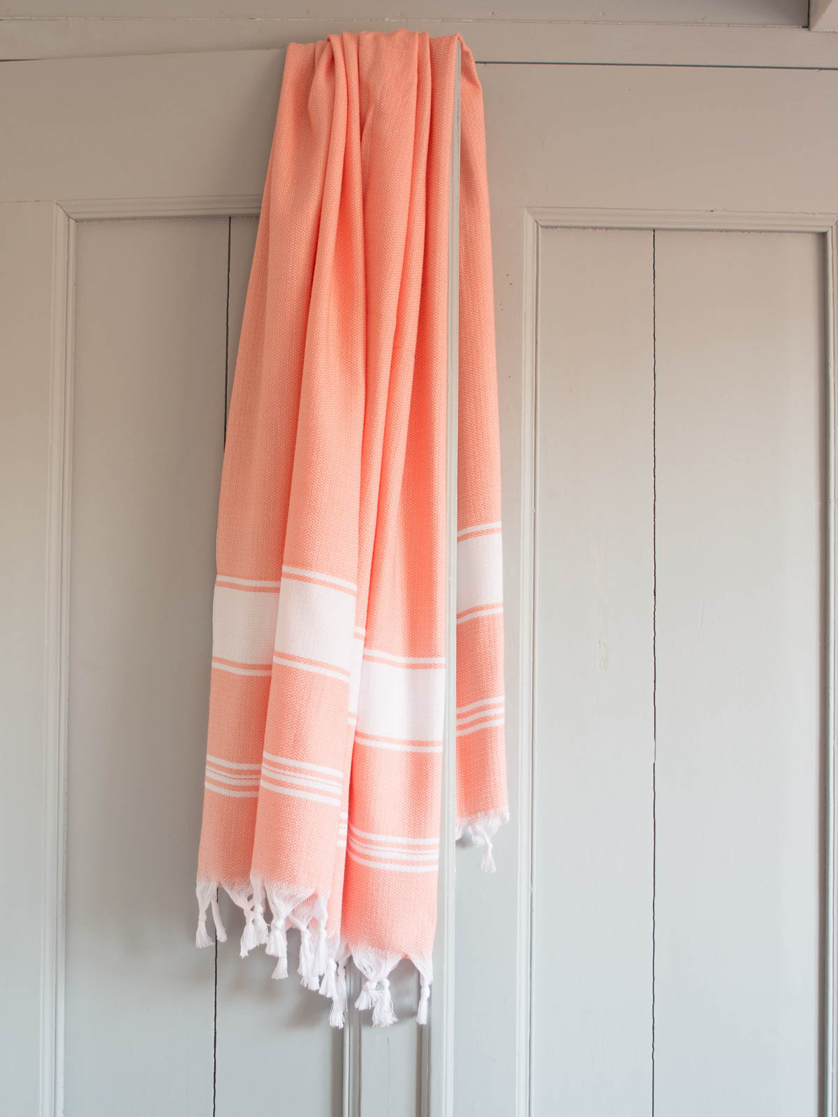 fouta peche foncé/blanc