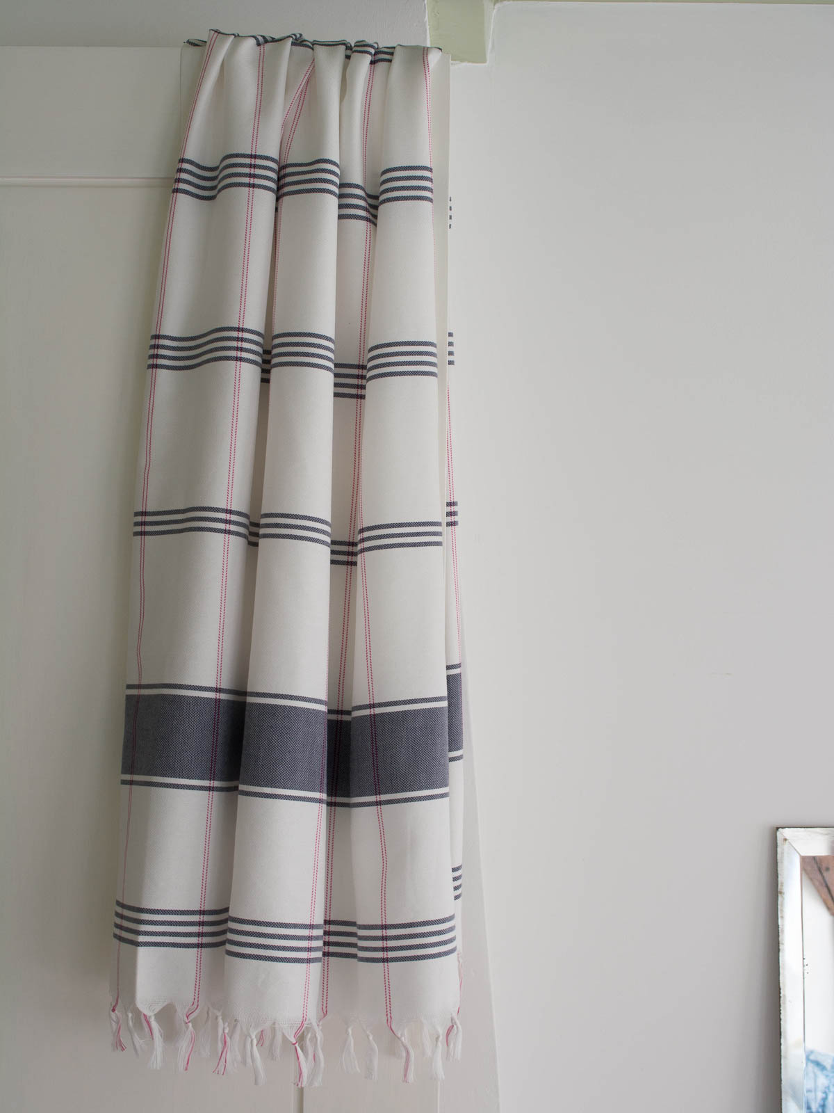 fouta à carreaux blanc/bleu foncé