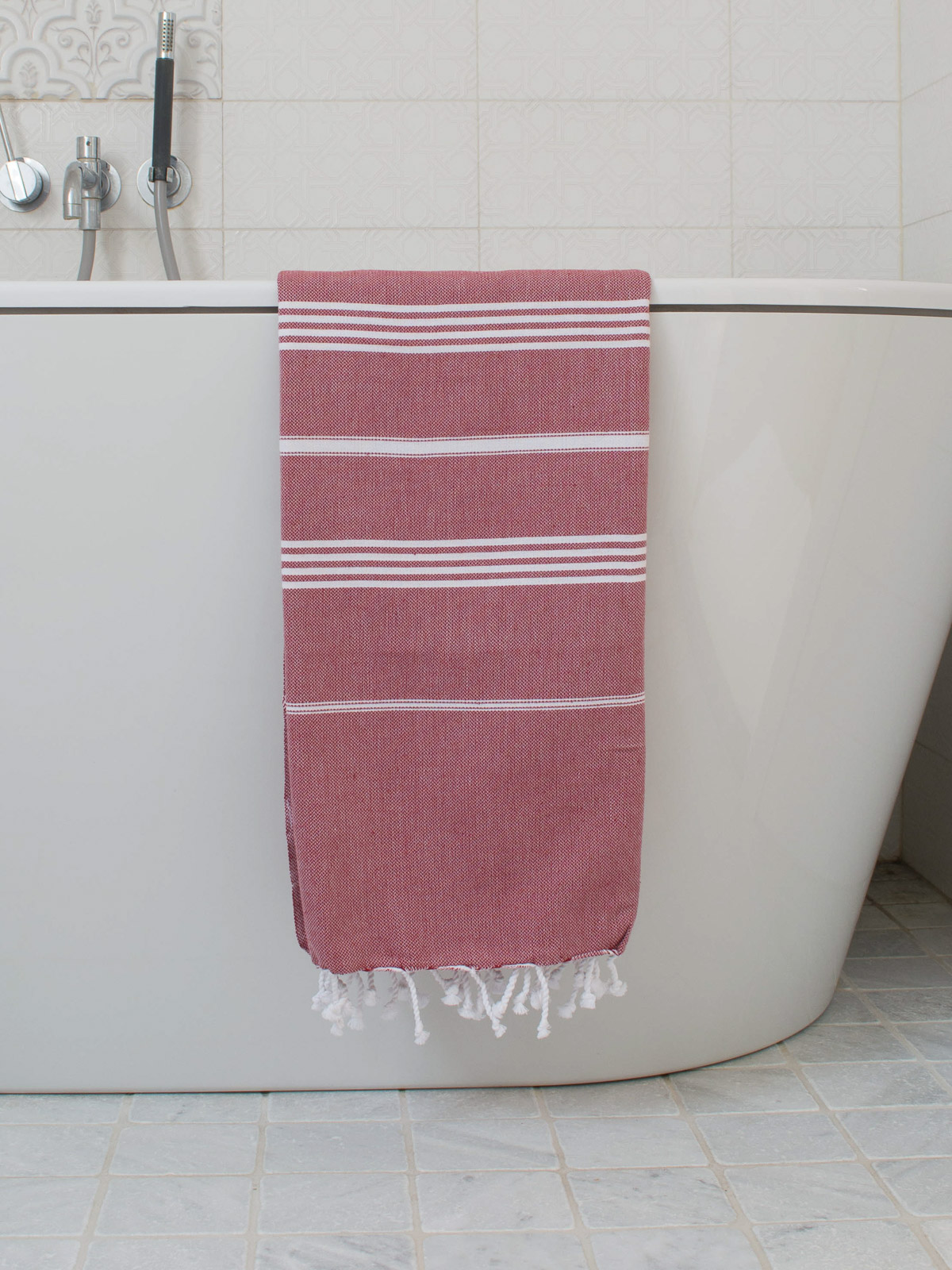 fouta rouge bordeaux/blanc