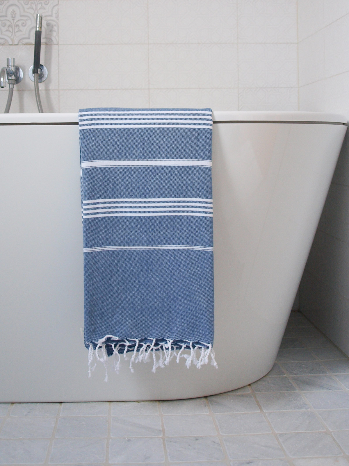 fouta bleu marine/blanc