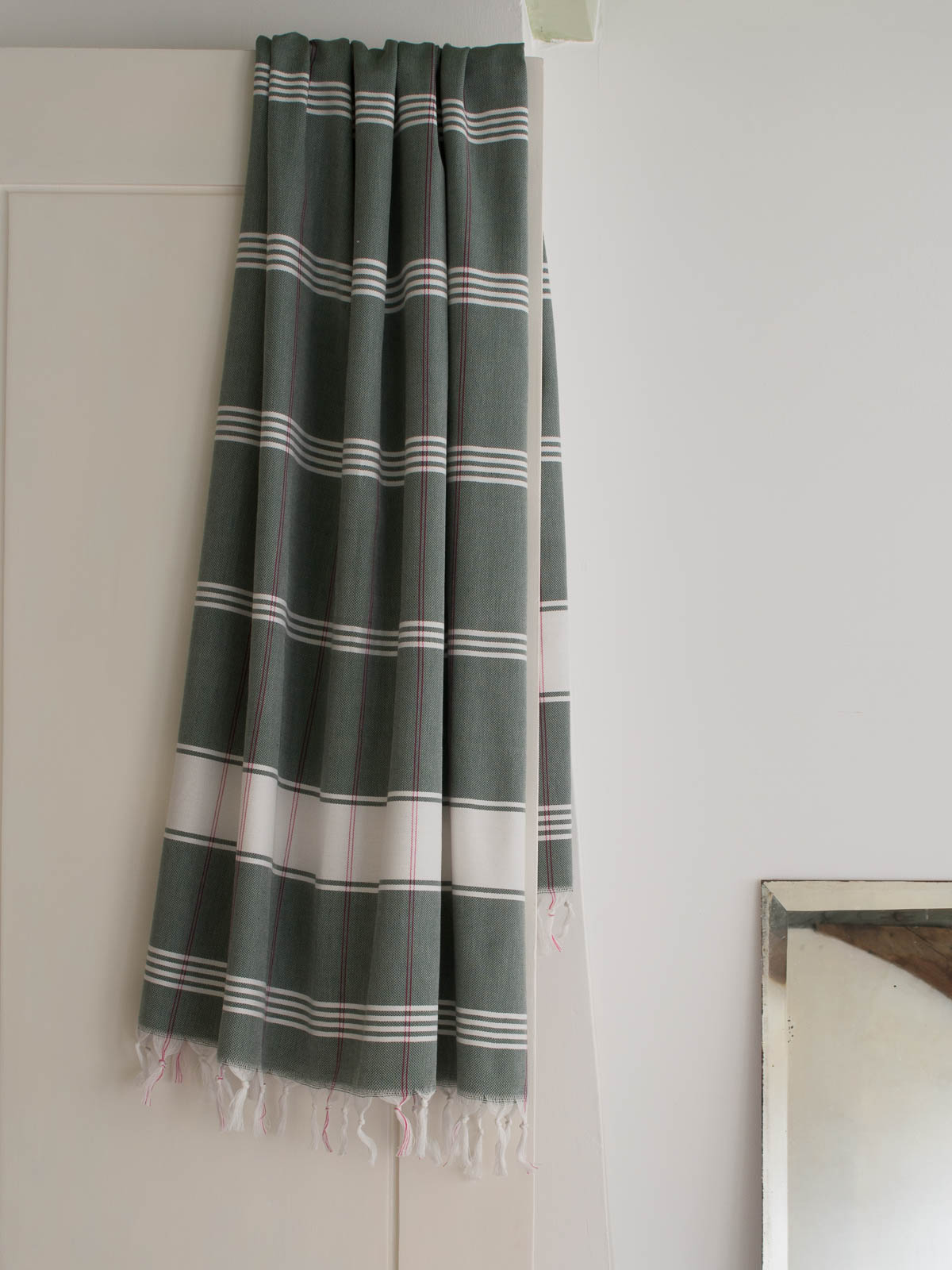 fouta à carreaux vert sapin/blanc