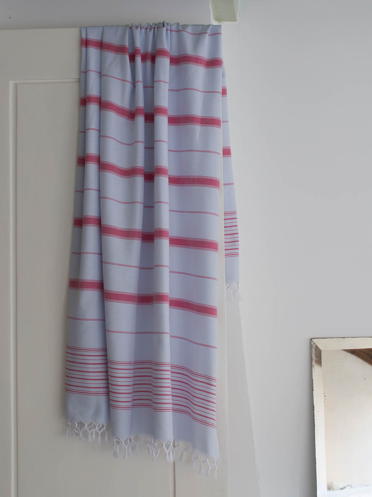 fouta bleu clair/rouge rubis 170x100cm