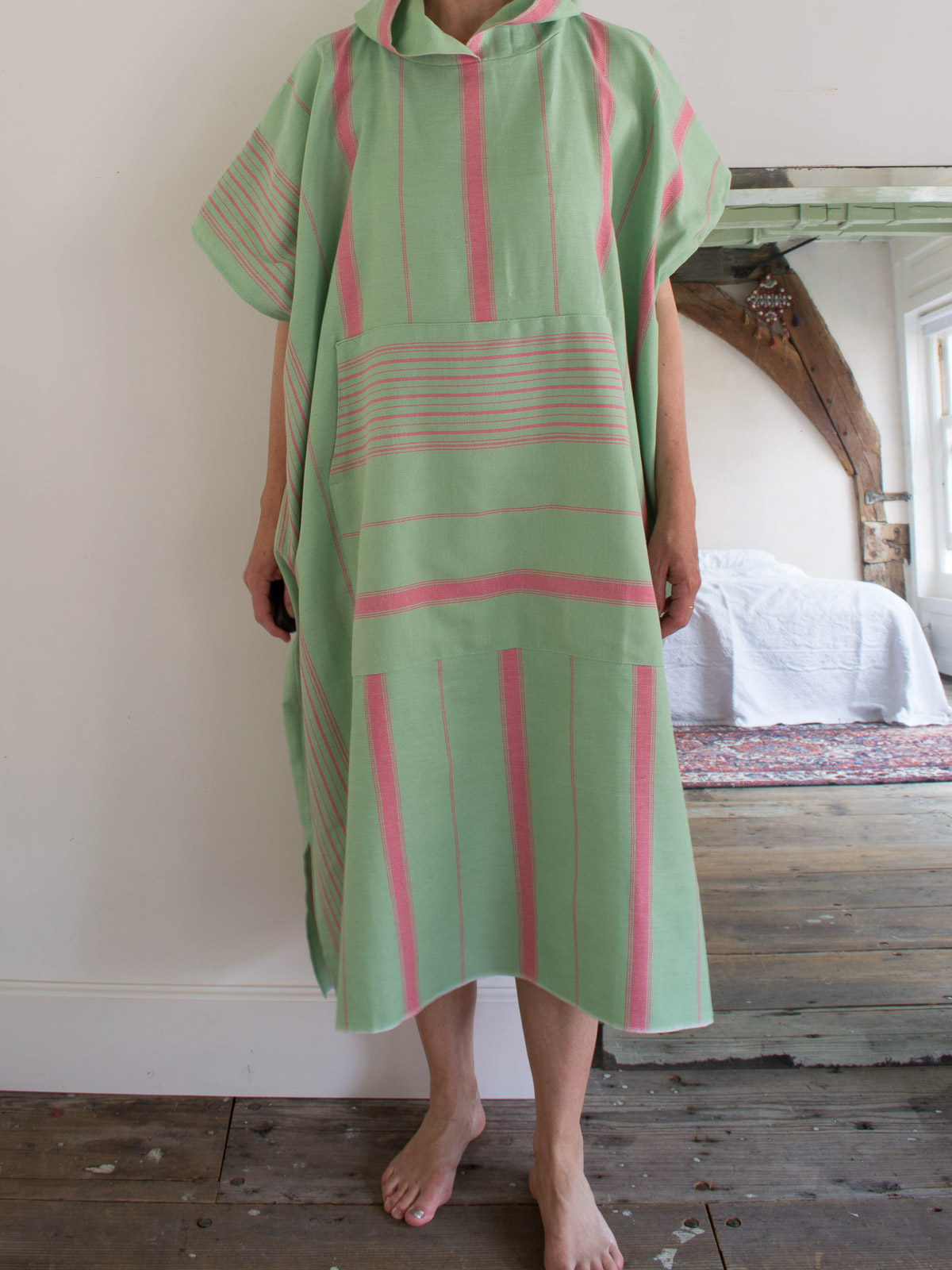 Surf poncho pistachio green/tulip pink