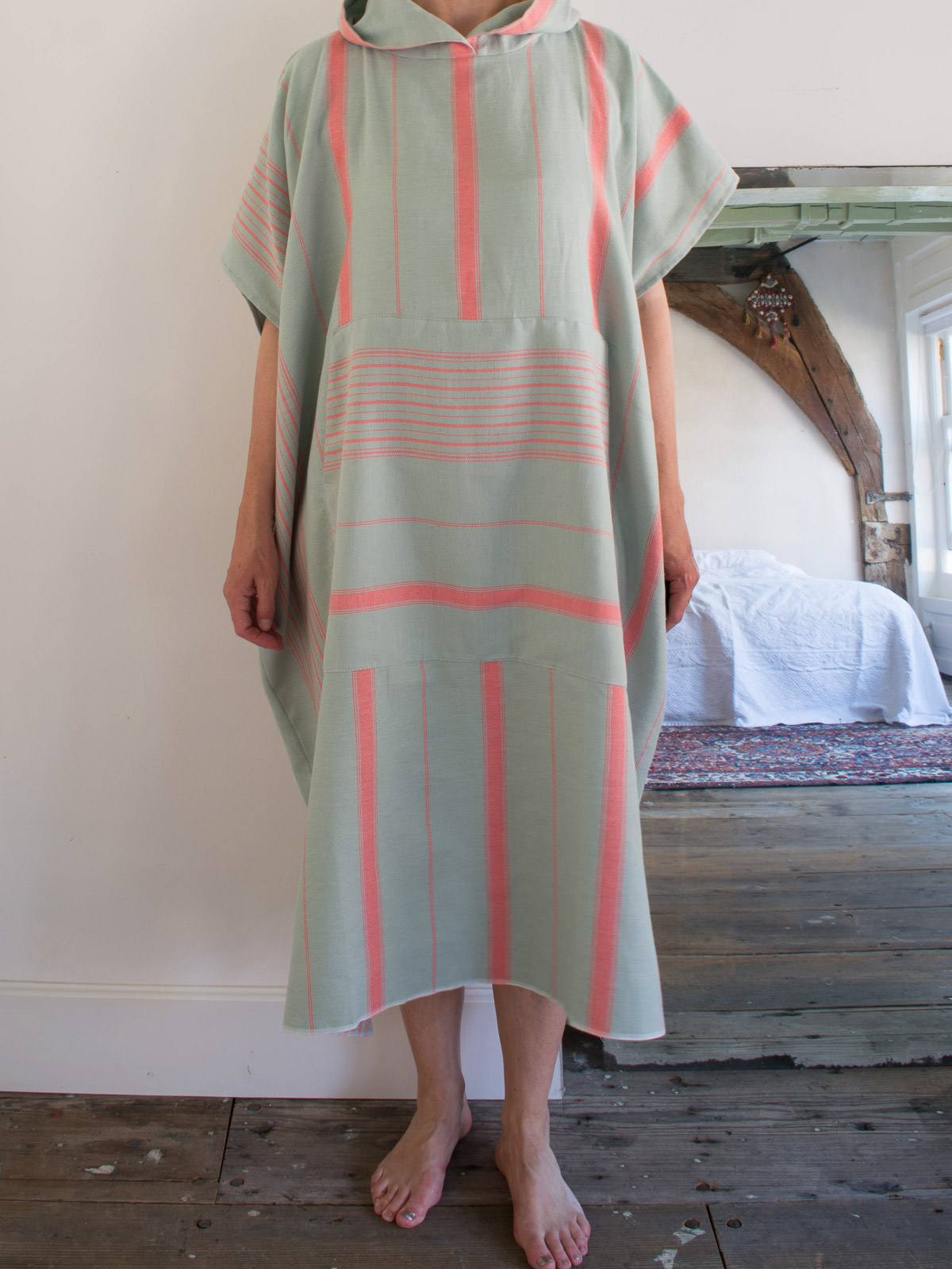 Poncho de surf gris-vert/rouge corail