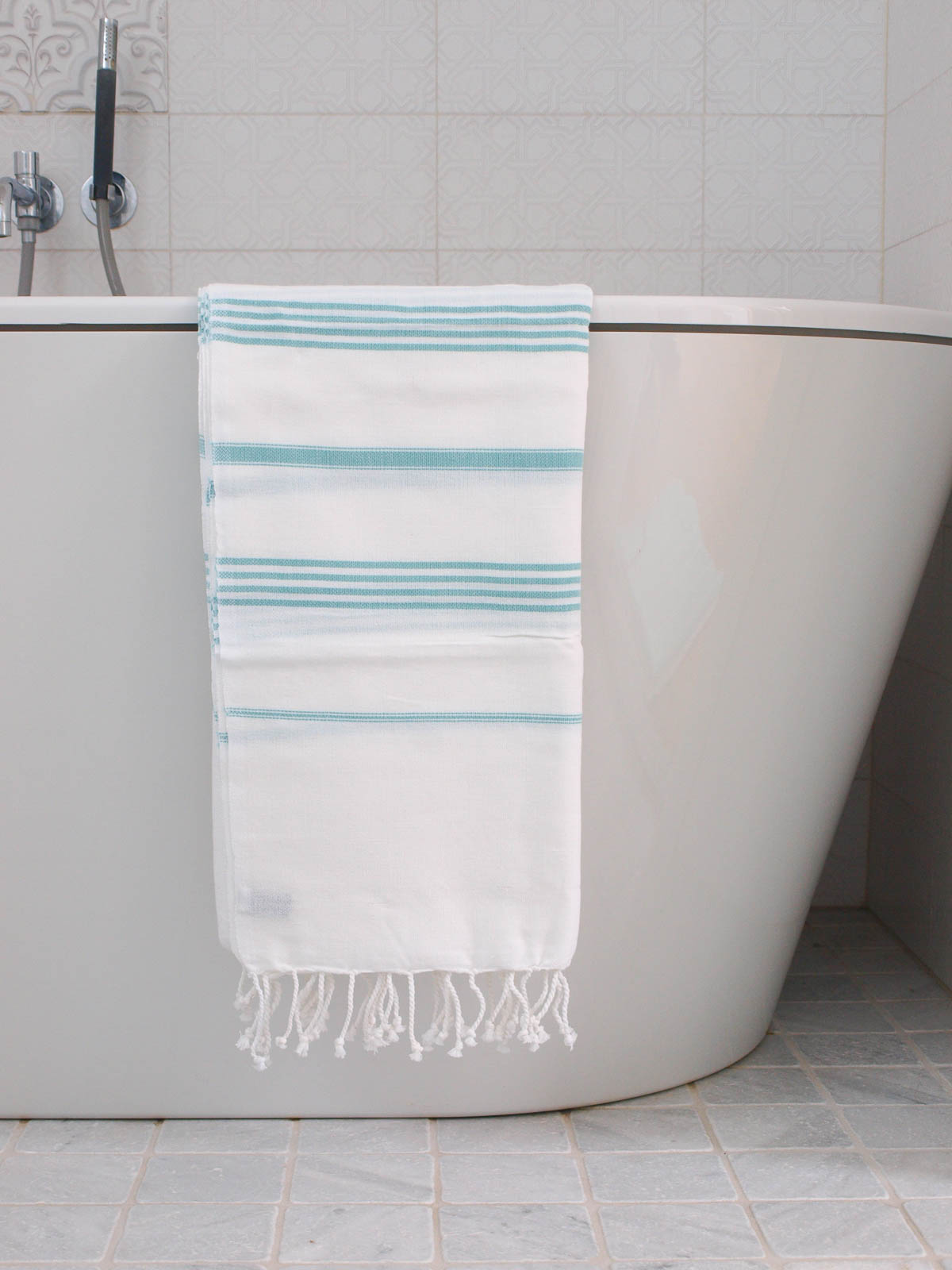 fouta blanc/vert d’eau foncé 