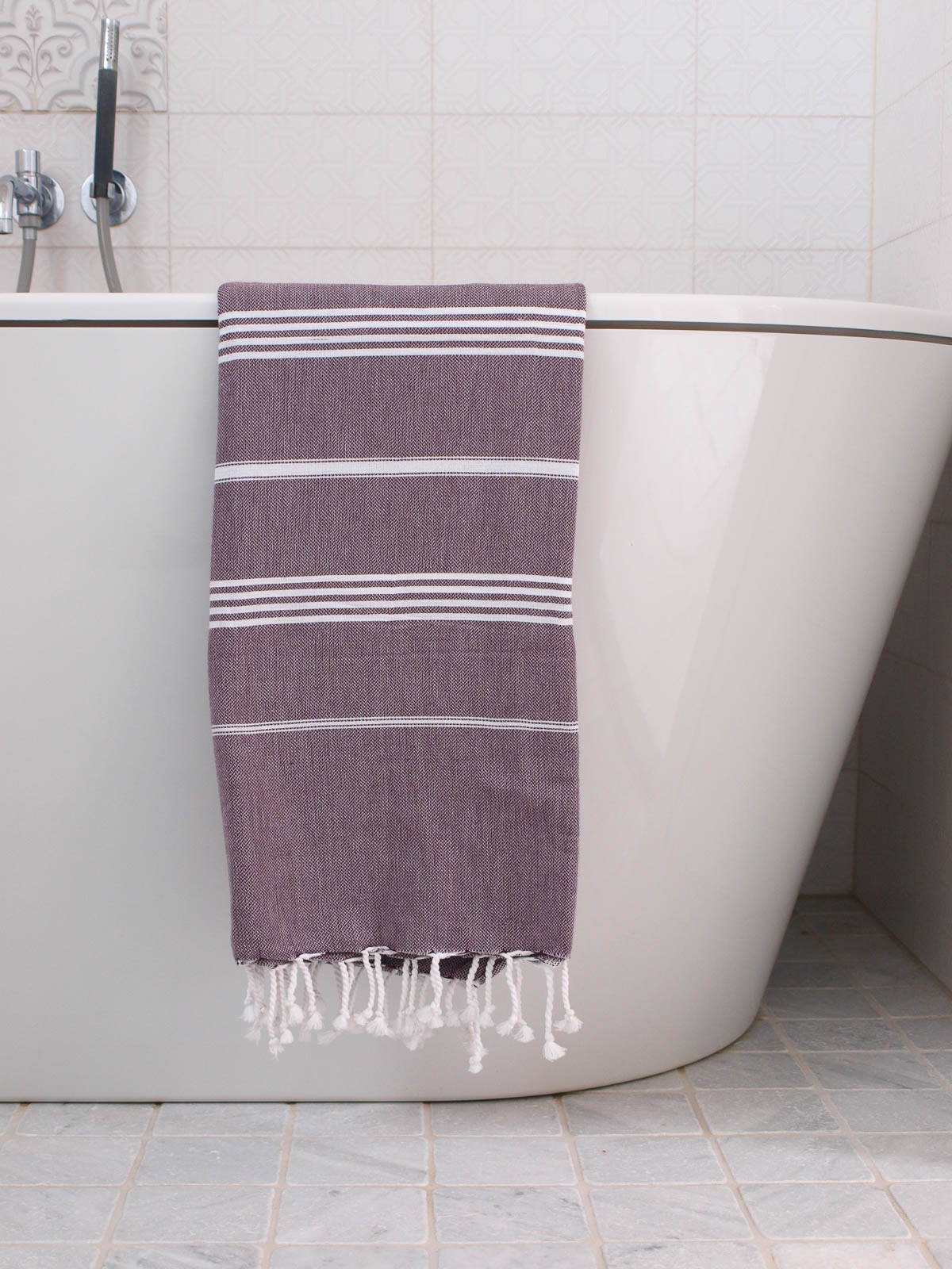 hammam towel aubergine/white