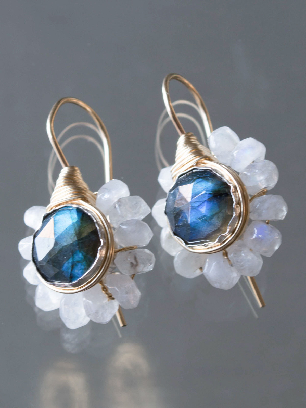 boucles d'oreilles Flower labradorite, pierre de lune