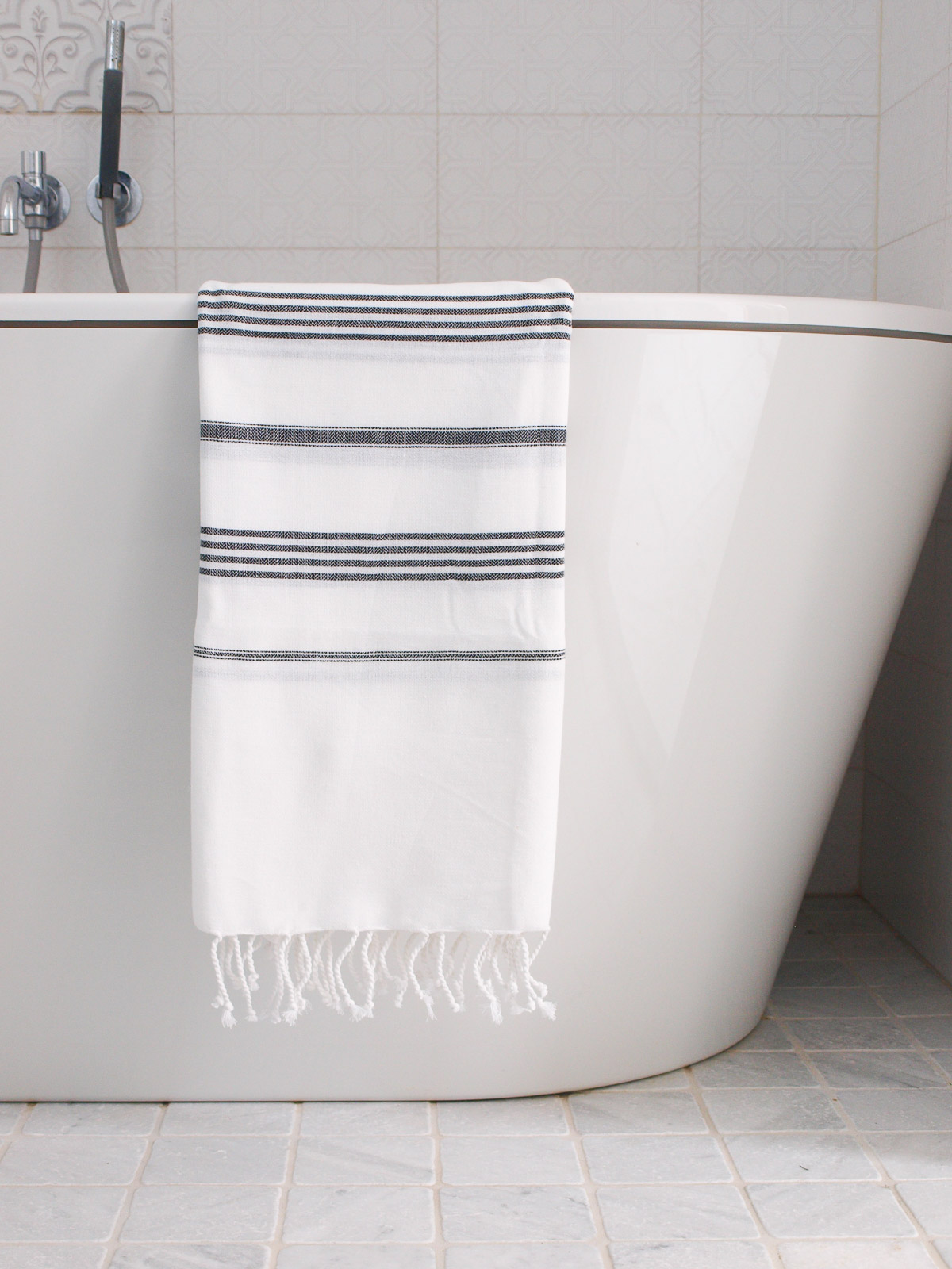 fouta blanc/noir